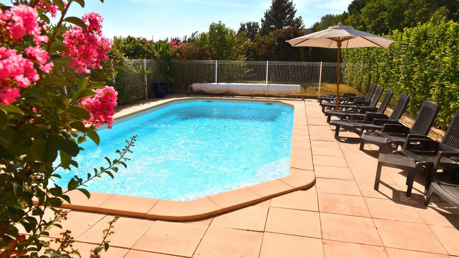 Grand Jardin Privatif Ombrage De 800 M2 Avec Entree Privee-Grande Piscine Partagee Au Sel - Deco Cosy Tout Confort - Proche Commodites Montélimar